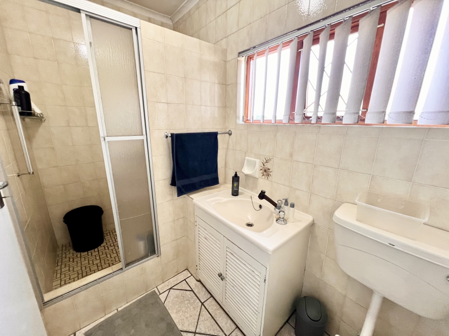 To Let 3 Bedroom Property for Rent in Avondale Western Cape